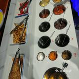 这家虾火锅，板眼有点多[加油][加油][加油]
