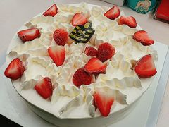 莓你不可丨草莓冰激凌蛋糕-ebeecake小蜜蜂蛋糕(酒仙桥店)