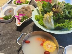 鲜骨汤锅-德天肥牛海鲜火锅(城西银泰店)
