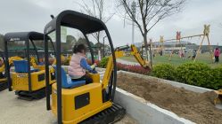 -季高兔窝窝亲子园(上海薰衣草公园店)