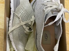 -UGG(燕莎奥特莱斯购物中心店)