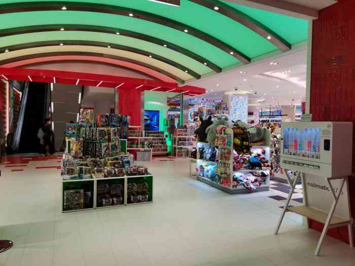 新八佰伴-"位于澳门银湖湾这边的日本超市,楼层比较高.