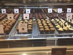 -VENCHI 闻绮(北京国贸商城店)