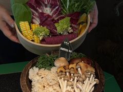 -三出山火锅(南京万象天地店)