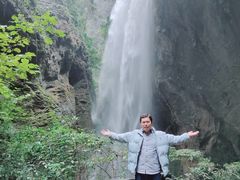 -龙水峡地缝景区