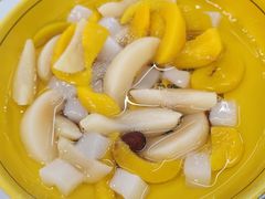 杂果罐头-一口猪海鲜浑锅·东北家常菜