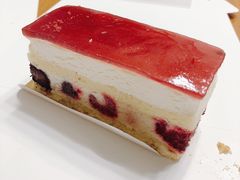 双莓慕斯-坤思特1688咖啡(五洲花城店)