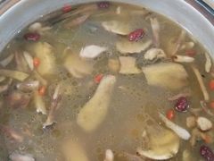 -东巴谷野生菌火锅餐厅