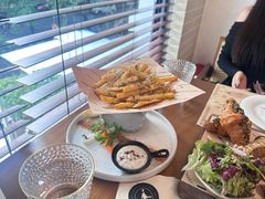 -Mark&Mars Restaurant