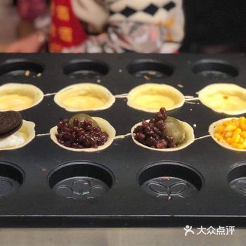 下午四点刚出摊就有好多人排队，老板给的料好足