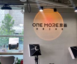 -变画·发型STUDIO