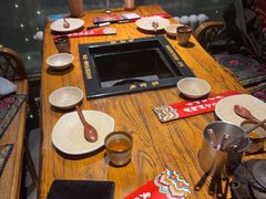 -老牌坊云南鱼豆花火锅(爱建店)