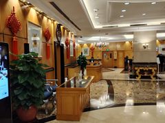-深圳富苑皇冠假日套房酒店
