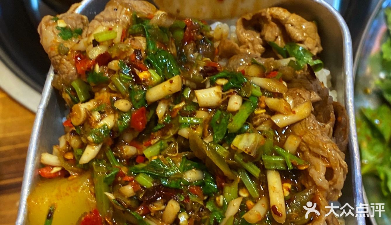 🎈 成都银泰城的打工人美食秘籍！ 🍲