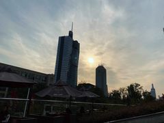 -UNI UNI(环亚凯瑟琳店)