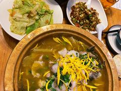 -老滇山寨•云南特色菜•地方菜•民族风情歌舞表演(金碧店)