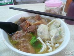 牛腩面+云吞-香港仔茶餐厅(凤阳店)