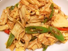 杭椒瑶柱炒豆皮-巷子里小酒馆(繁荣路店)