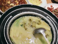 -九锅一堂酸菜鱼(万达广场店)