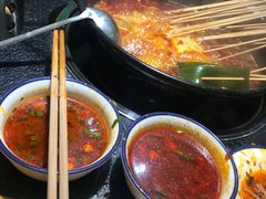 -两三事小郡肝串串香火锅(桂庙店)