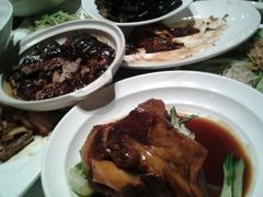 -八府香鸭·啫啫煲(华山路店)