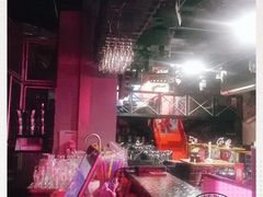 -UP嘻哈酒吧(粉巢店)