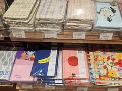 -中航城君尚购物中心