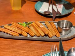 西班牙油条配巧克力酱-CRAZYONES西班牙海鲜饭(上海美罗城店)