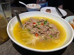 金针菇酸汤肥牛-汤城小厨•粤菜•靓汤(苏州街店)
