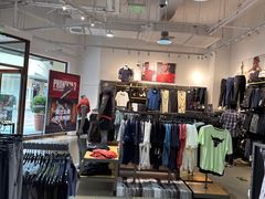 -UNDER ARMOUR(八达岭奥莱店)