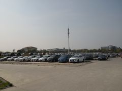 -奥特莱斯停车场