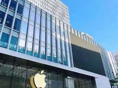 -瑞尔齿科(南京东路名人诊所)