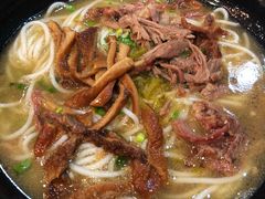 -花溪巷牛肉粉(泉城路店)