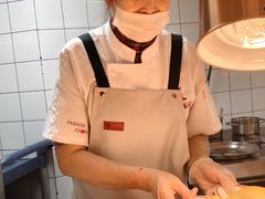-四囍码头海鲜烧烤自助火锅(外滩南京东路悦荟广场店)