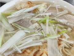 -金卯白肉罩火烧
