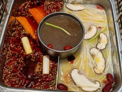 -巴渝瓦肆重庆鲜火锅(宝龙环湖店)