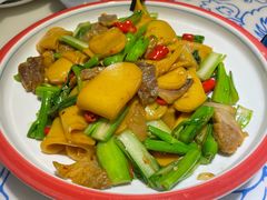 黄米果炒腊肉-柴火农家·江西赣南菜(土华店)