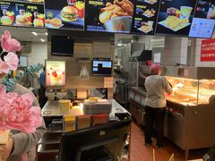 -麦当劳(轻轨曹杨路店)