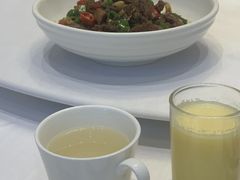 -鱼鲜饭香·招牌汽锅剁椒鱼头王