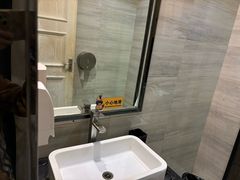 -皇马纯KTV·量贩·聚会(民治店)