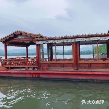 第N次来杭州了，也是第4次来西湖了，不过却是第一次坐