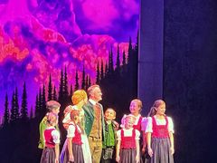 -交通银行前滩31演艺中心