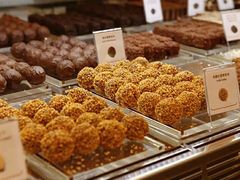 -VENCHI 闻绮(北京国贸商城店)