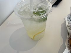 -TRIPS BURGER(大钟寺店)