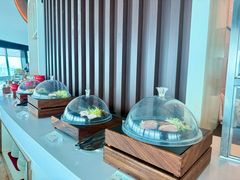 -亚洲国际大酒店·云顶阁旋转自助餐厅