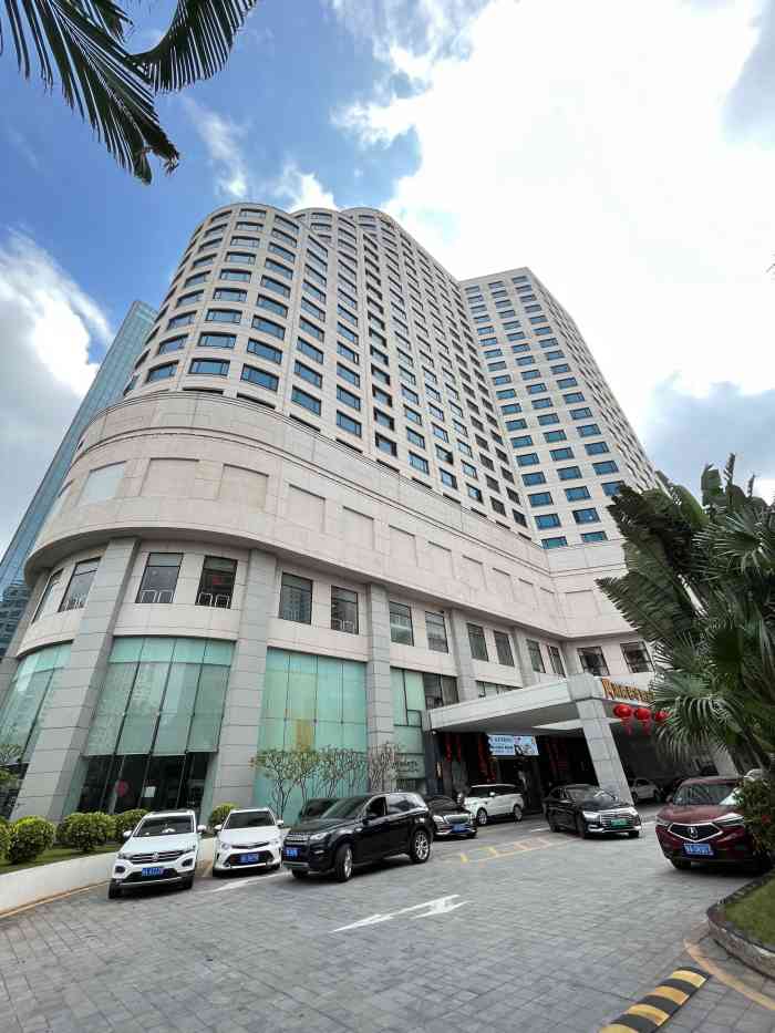 海南君华海逸酒店-"酒店的地理位置还不错,里面装修也很好,就.