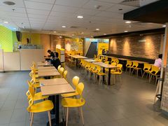 等位区-麦当劳(明湖店)