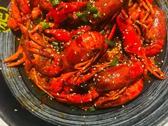 -肥肥虾庄·金牌油焖大虾(汉街SKP店)