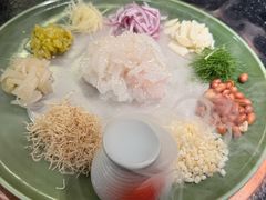 -得意咚瓜·顺德鱼生·冬瓜火锅(深圳首店)