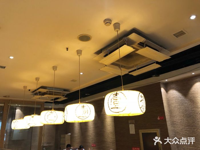 馋嘴蛙火锅大堂图片